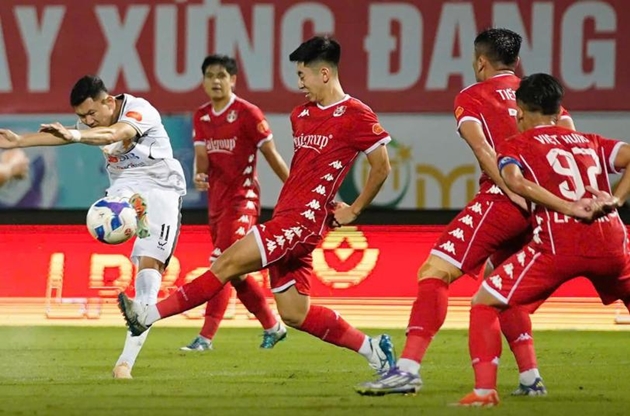 Đà Nẵng không thể gây ra nhiều khó khăn cho Hải Phòng. Đà Nẵng gặp nhiều khó khăn trước lối chơi áp lực của Hải Phòng