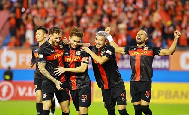 Ninh Bình vẫn đang dẫn đầu bảng với chuỗi trận bất bại. Ninh Bình dẫn đầu bảng với phong độ ổn định