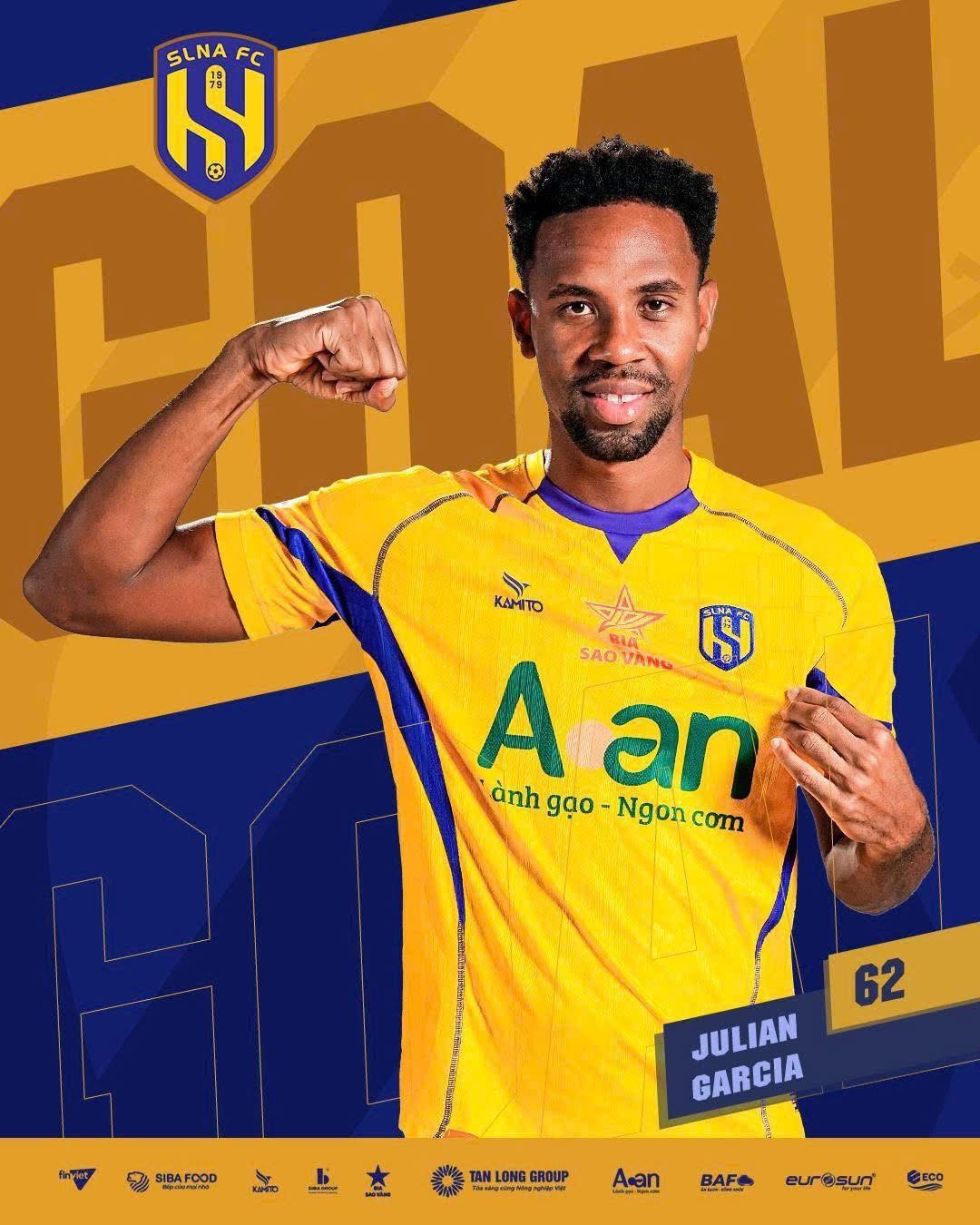 Justin Garcia đánh đầu ghi bàn cho SLNA