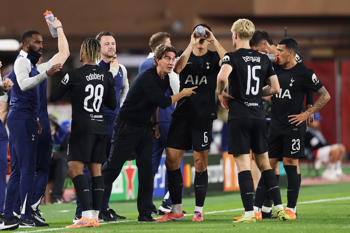 Tottenham gặp khó khăn dưới thời Thomas Frank