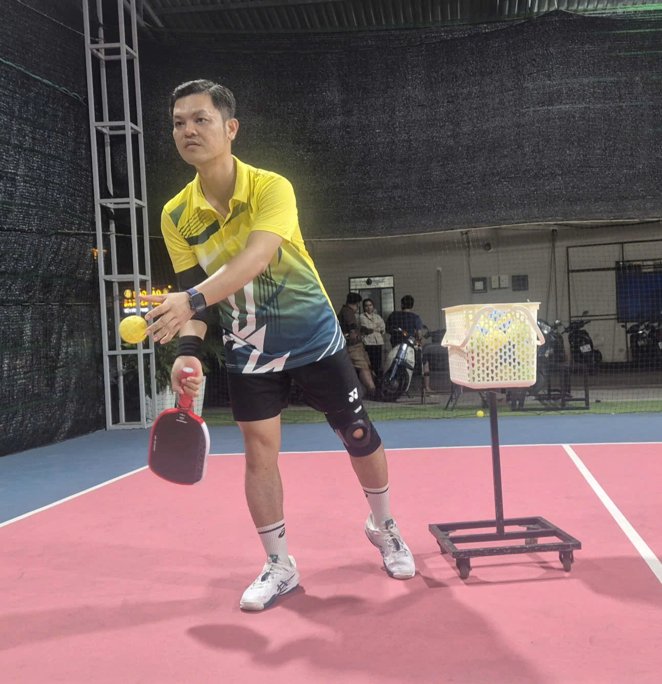 Anh Trần Thanh Liêm hướng dẫn chơi pickleball