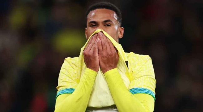 Gabriel dính chấn thương. Gabriel dính chấn thương.