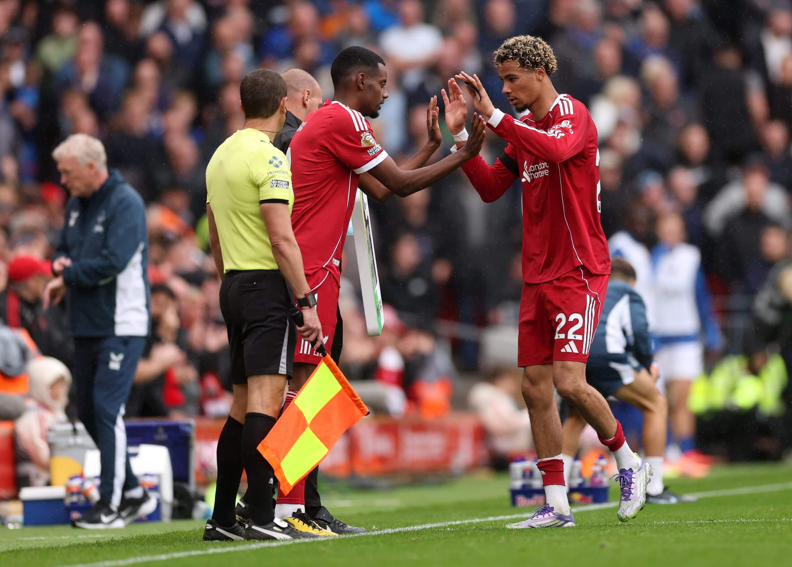 Các HLV của những CLB lớn là những người hưởng lợi nhiều nhất từ luật 5 quyền thay người Các HLV của những CLB lớn là những người hưởng lợi nhiều nhất từ luật 5 quyền thay người