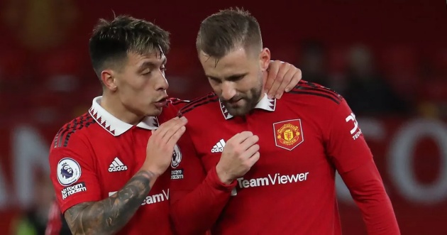 Martinez phải nhường lại vị trí cho Shaw. Martinez phải nhường lại vị trí cho Shaw.