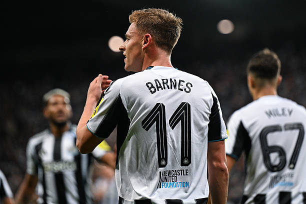 Harvey Barnes thi đấu bùng nổ gettyimages-2242455142-612x612