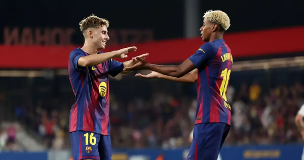 Fermin Lopez và Lamine Yamal là 2 cầu thủ Barca góp mặt trong đội hình tiêu biểu Champions League. a1