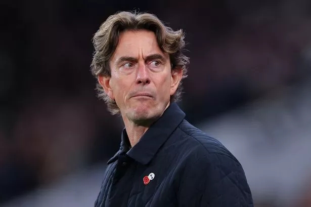 Thomas Frank chán nản trên sân