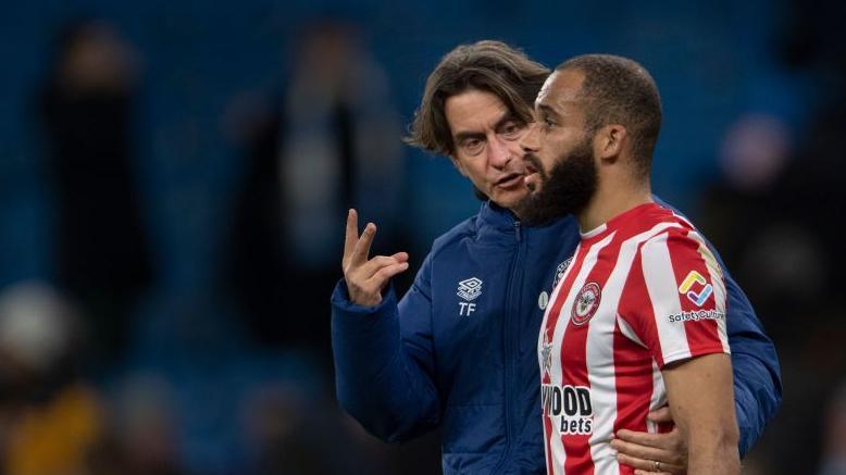 Bryan Mbeumo Thomas Frank 01 Bryan Mbeumo và HLV Thomas Frank