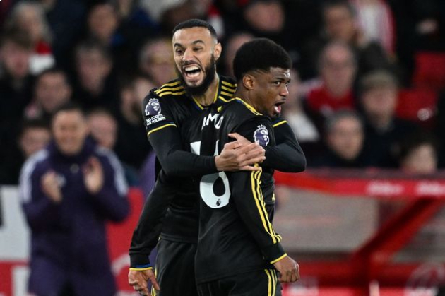 Amad phạm lỗi tay trong vòng cấm