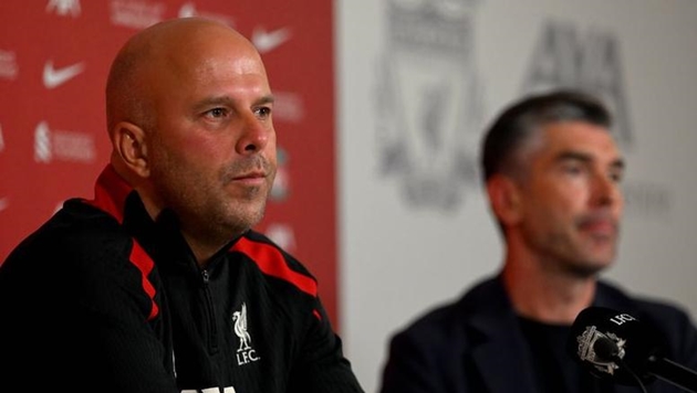 Arne Slot được ban lãnh đạo Liverpool ủng hộ dù đang trải qua giai đoạn khó khăn. Arne Slot được ban lãnh đạo Liverpool ủng hộ dù đang trải qua giai đoạn khó khăn.