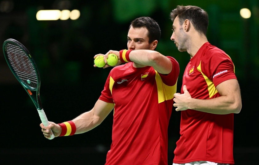Marcel Granollers và Pedro Martinez mang về chiến thắng quan trọng cho Tây Ban Nha