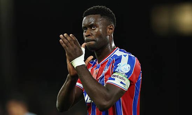 Real Madrid nhiều khả năng sẽ rút lui khỏi thương vụ Marc Guehi. Real Madrid rút lui khỏi thương vụ Marc Guehi