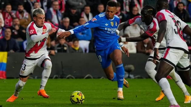 Xabi Alonso phải giải quyết bài toán hàng công phụ thuộc Mbappe.