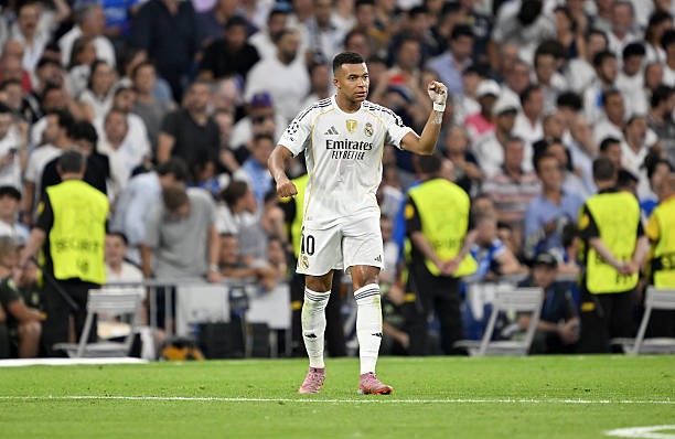 gettyimages-2235261525-612x612 Mbappe đá penalty giúp Real Madrid thắng Marseille