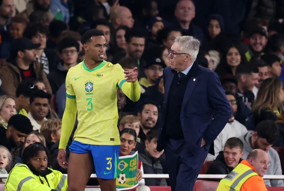 HLV Carlo Ancelotti sử dụng Gabriel Magalhaes ở trận giao hữu