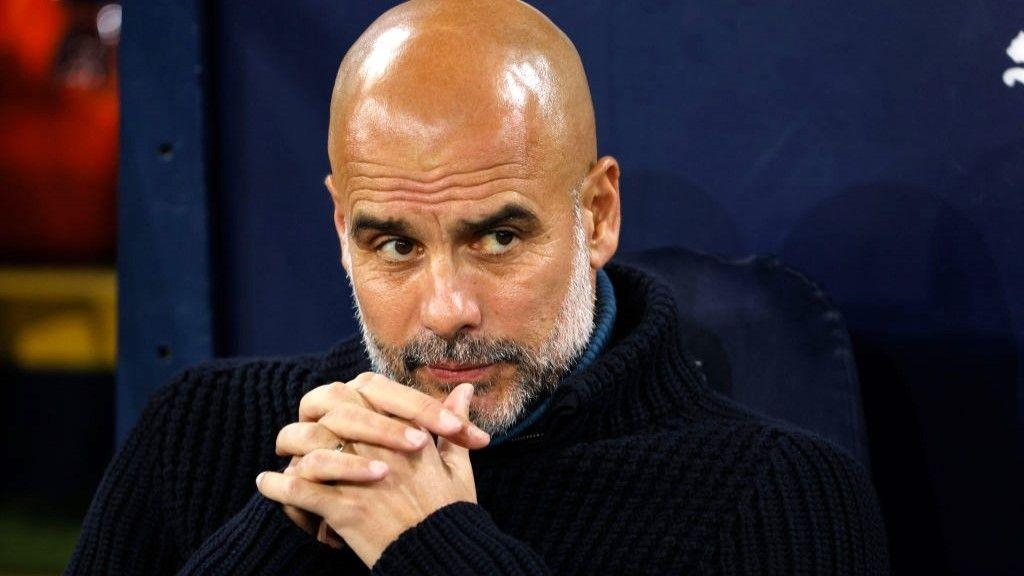 Pep Guardiola 06 HLV Pep Guardiola trên sân cỏ