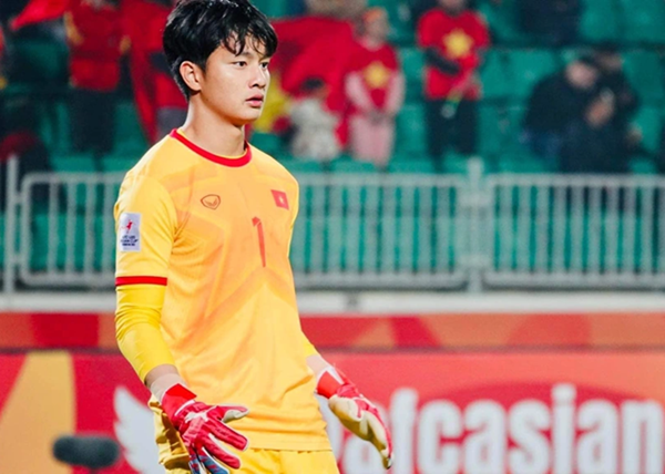 Thủ môn Cao Văn Bình với phong độ ấn tượng tại giải đấu quốc tế