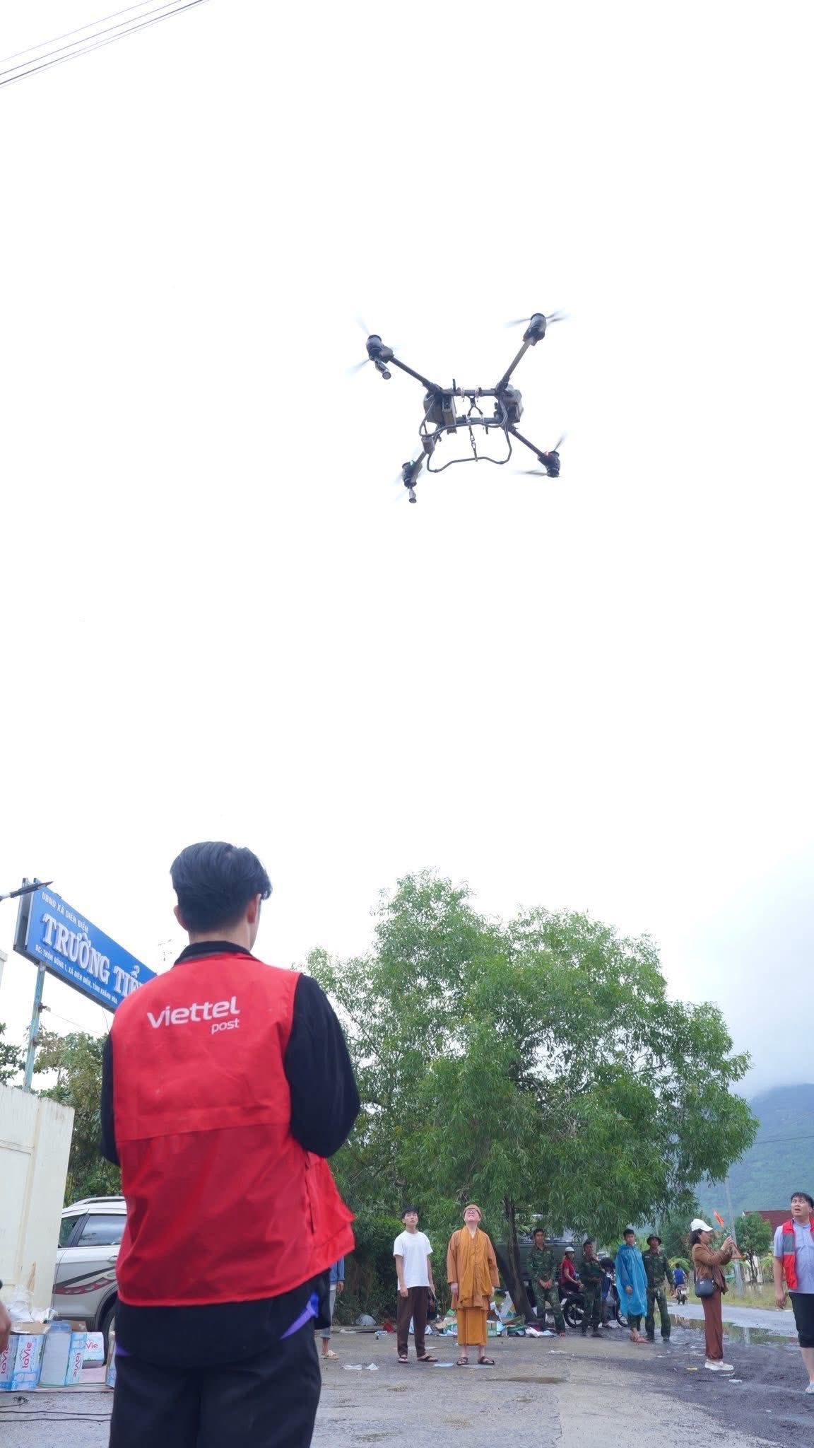 Thiết bị drone hỗ trợ vùng ngập sâu