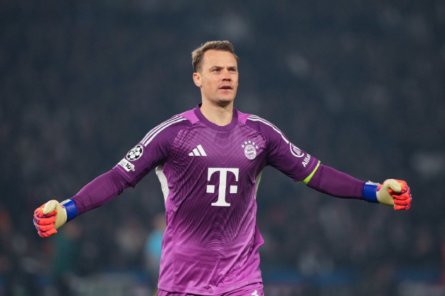 Neuer phản ứng với trọng tài Mariani Neuer phản ứng với trọng tài Mariani