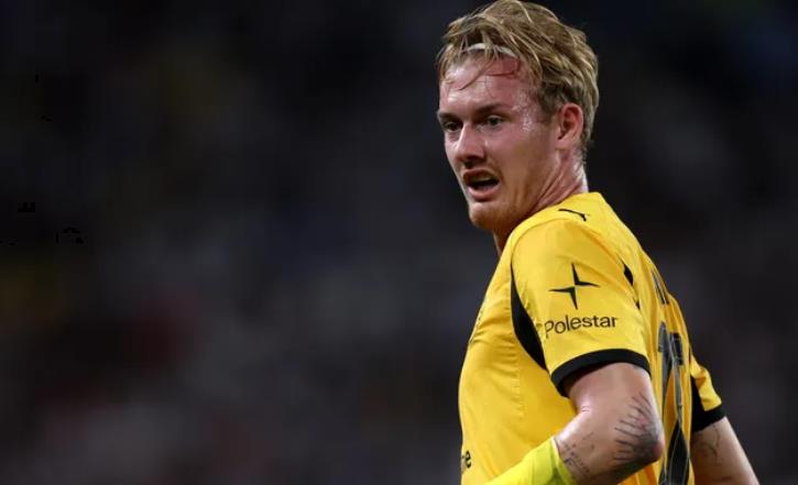Julian Brandt là nguồn sáng tạo của Dortmund. Julian Brandt là nguồn sáng tạo của Dortmund.