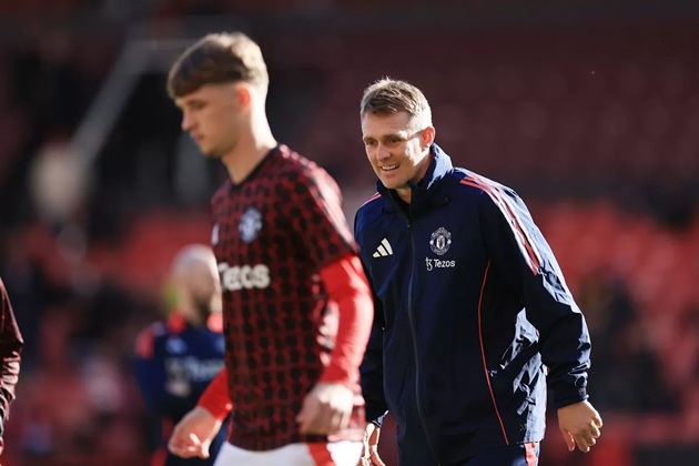 Các con của Fletcher đang nối bước cha. Các con của Fletcher đang nối bước cha.