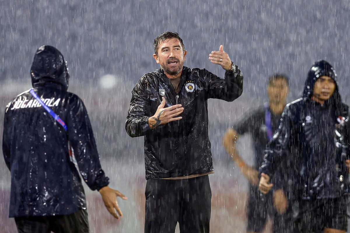 HLV Harry Kewell phân tích sau trận đấu