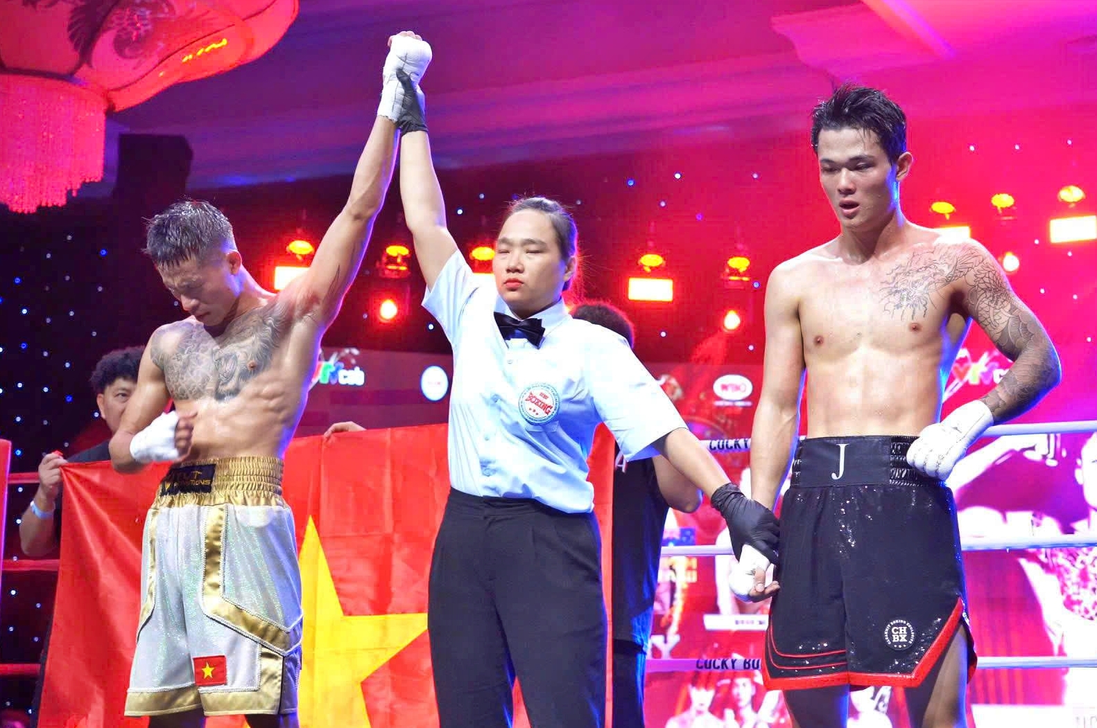 Nguyễn Phi Khoa ra mắt hoàn hảo với chiến thắng đồng thuận