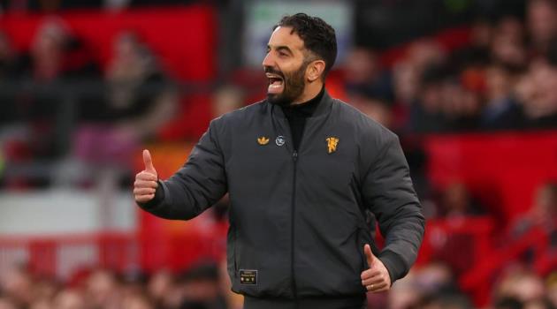 Amorim lên kế hoạch chuyển nhượng dài hạn cho MU. Amorim lên kế hoạch chuyển nhượng dài hạn cho MU.