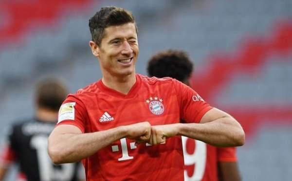 Lewandowski đầy uy lực trên hàng công Bayern FC Lewandowski phá lưới đối phương tại Champions League