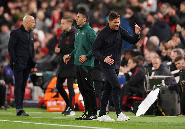 HLV Xabi Alonso cần cải thiện nhiều khía cạnh.