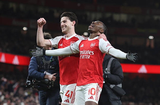 Rice kiến tạo cho Eze