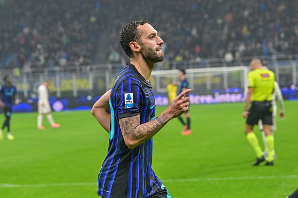 Hakan Calhanoglu đang có phong độ cao cùng Inter Milan. Hakan Calhanoglu chơi nổi bật cho Inter