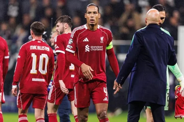 Liverpool 04 Liverpool thi đấu trên sân