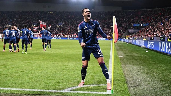 Merino lập cú đúp, ấn định chiến thắng dễ dàng cho Pháo thủ. Mikel Merino ghi bàn nâng tỷ số