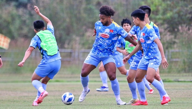 Huấn luyện viên Kim Sang Sik cân nhắc sử dụng Xuân Son 20251117_071931_ydx2bfls