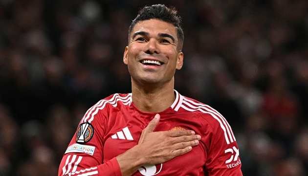 Casemiro đang chơi hay trở lại.