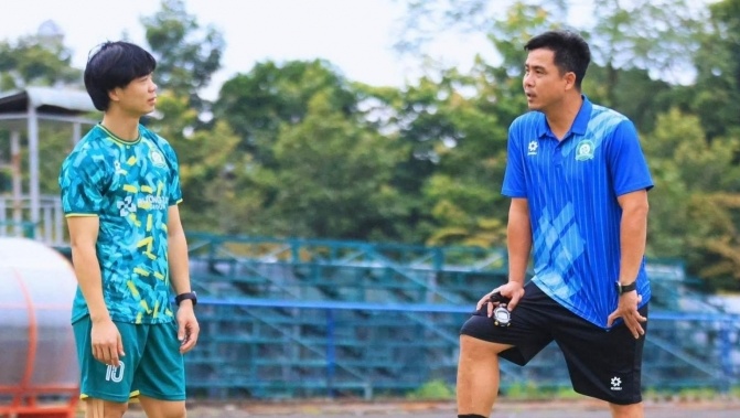 HLV Việt Thắng bảo vệ Công Phượng HLV Việt Thắng phát biểu