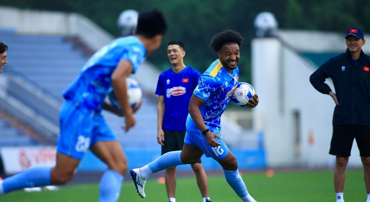 Nguyễn Xuân Son trở lại sân cỏ