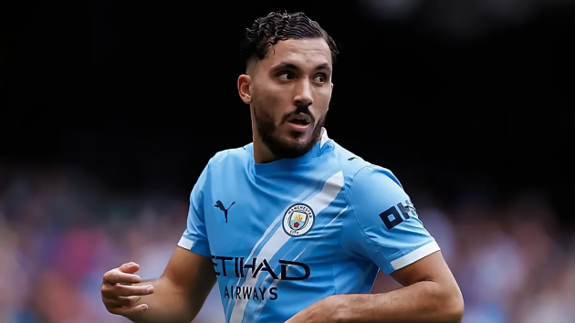 Rayan Cherki trong màu áo Man City Rayan Cherki trên sân tập