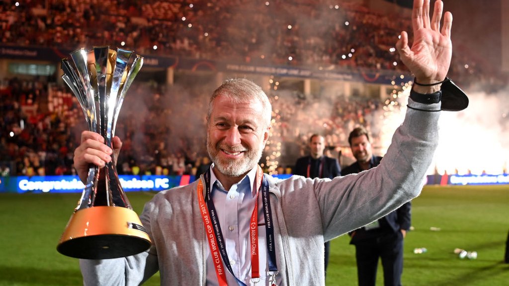 Khoản tiền hàng tỷ bảng từ việc bán Chelsea, có lẽ rất lâu nữa mới được giải quyết triệt để Số tiền từ thương vụ bán Chelsea bị đóng băng bất định