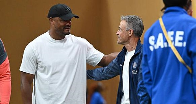 Cuộc đối đầu giữa hai HLV