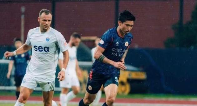 Văn Hậu có thể ra sân ở vòng 14 V.League. Văn Hậu có thể ra sân ở vòng 14 V.League.