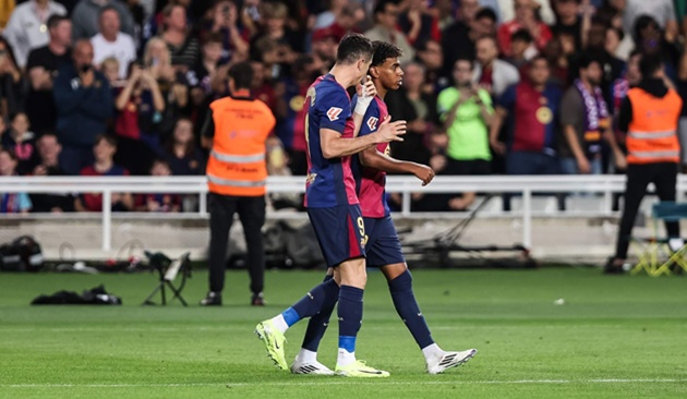 Lewandowski cho thấy anh xứng đáng ở lại Barca Lewandowski cho thấy anh xứng đáng ở lại Barca