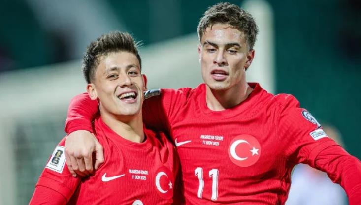 Thổ Nhĩ Kỳ có không ít ngôi sao trong đội hình. Thổ Nhĩ Kỳ có không ít ngôi sao trong đội hình.