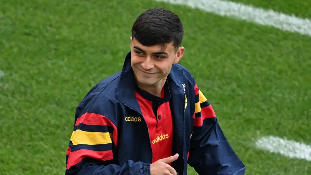 Pedri trở lại tập luyện