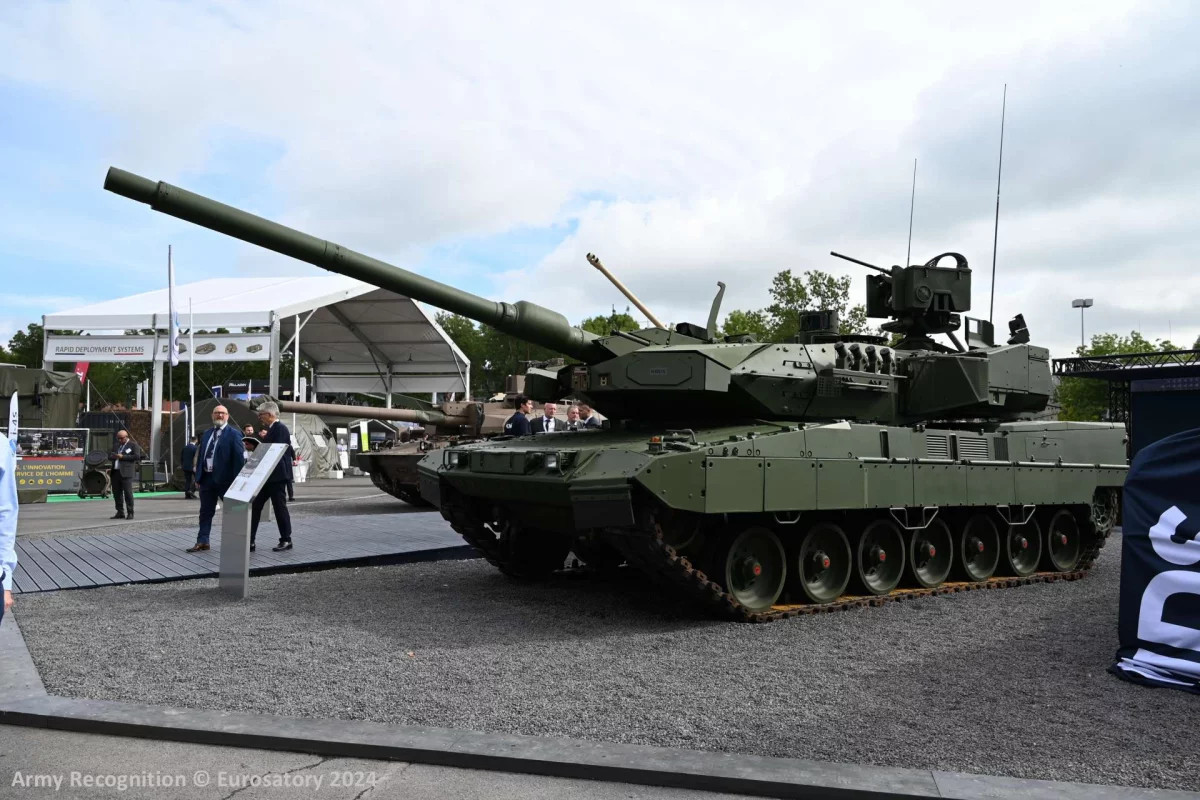 Xe tăng Leopard 2A8 tại triển lãm Eurosatory
