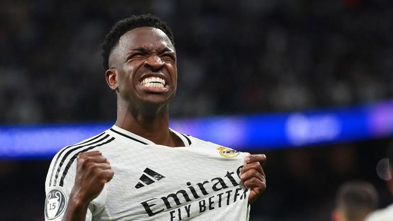 Vinicius Junior trên sân Bernabeu