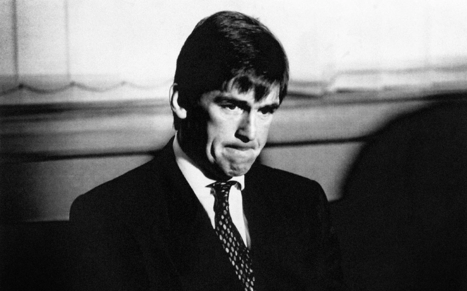 Sir Kenny Dalglish tại buổi lễ tưởng niệm nạn nhân Hillsborough Sir Kenny Dalglish tại buổi lễ tưởng niệm Hillsborough