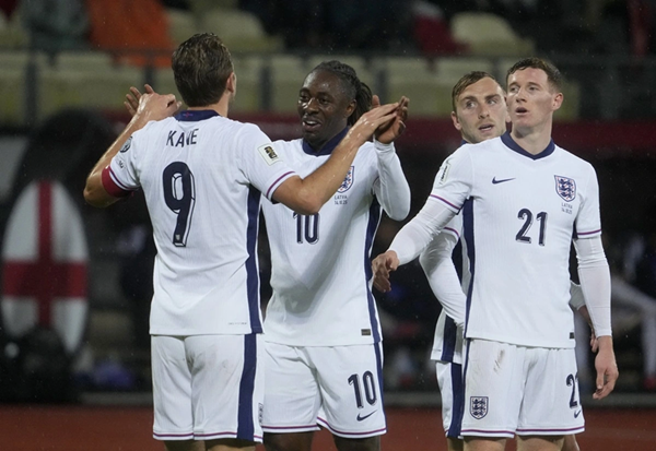 Các tài năng đa dạng của tuyển Anh c5