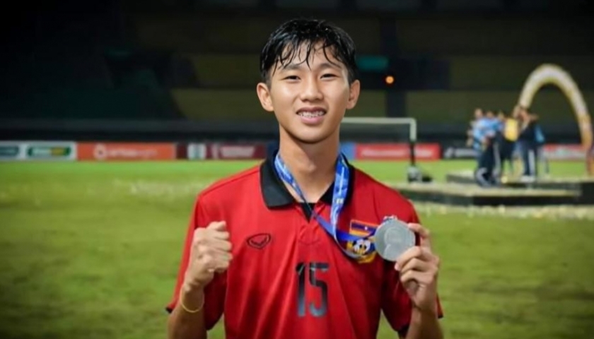 Damot Thongkhamsavath trên sân